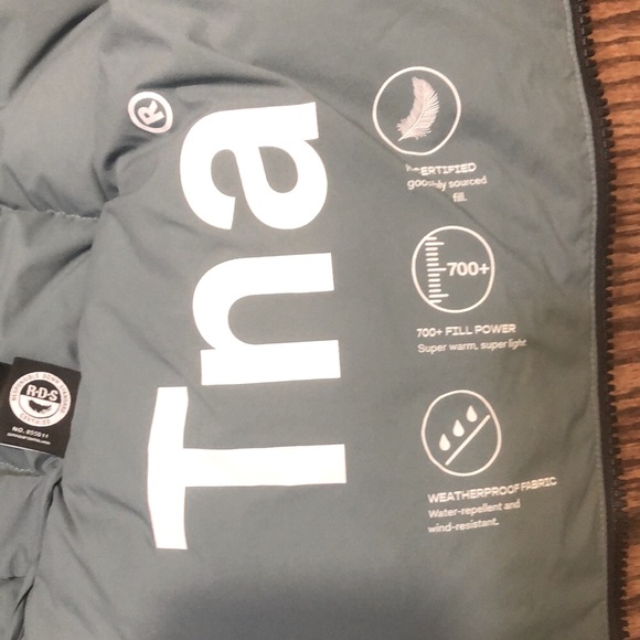 Aritzia TNA The Super Puff shortie Evening Dove sold out online worn once! - Picture 7 of 12